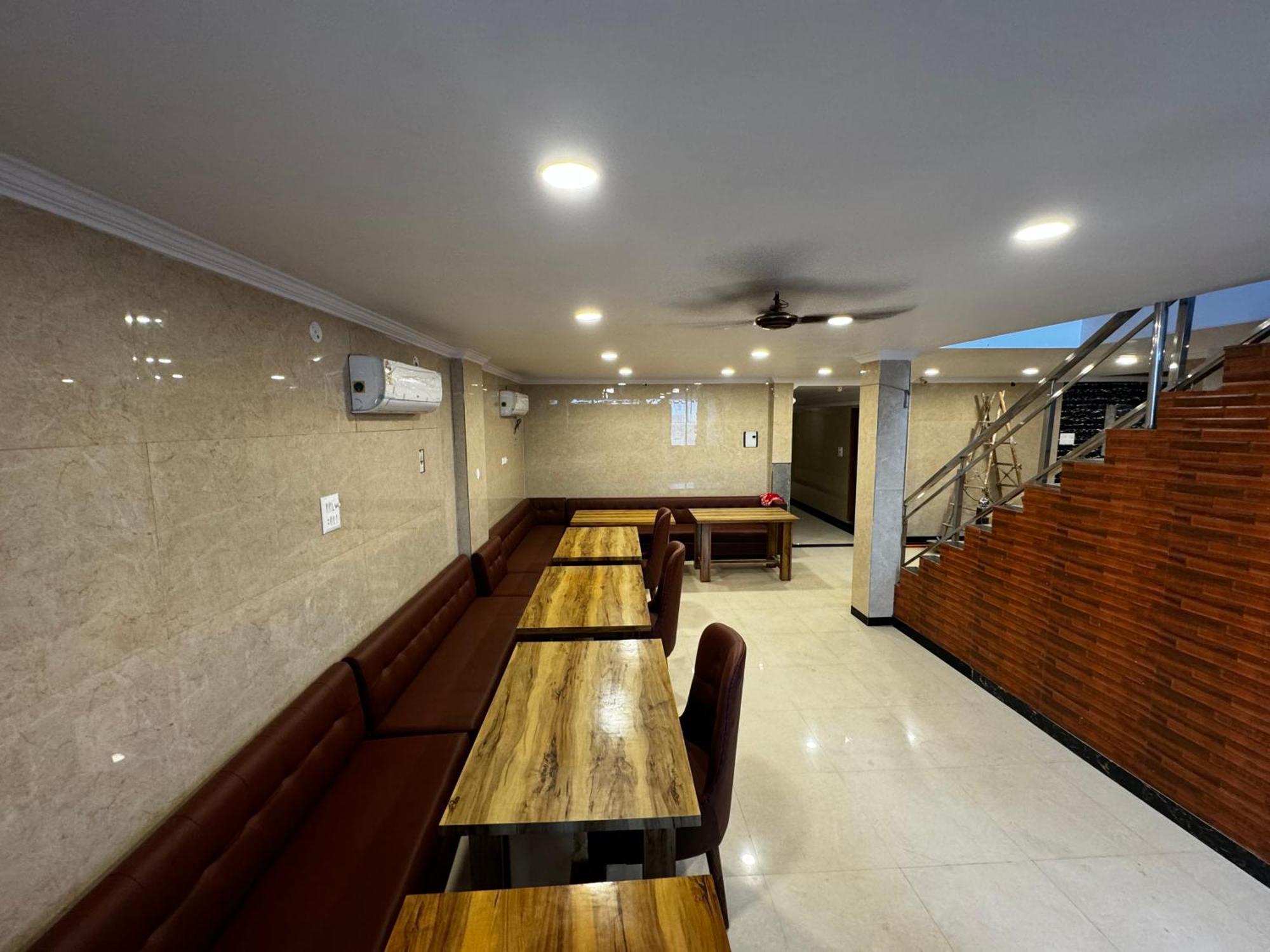 Hotel Walk Inn فريد آباد المظهر الخارجي الصورة